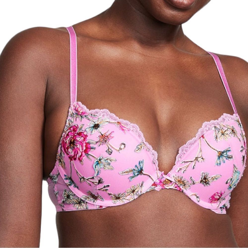 Victoria’s Secret DREAM ANGELS Lace Trim Push-Up Bra in the Size 38D